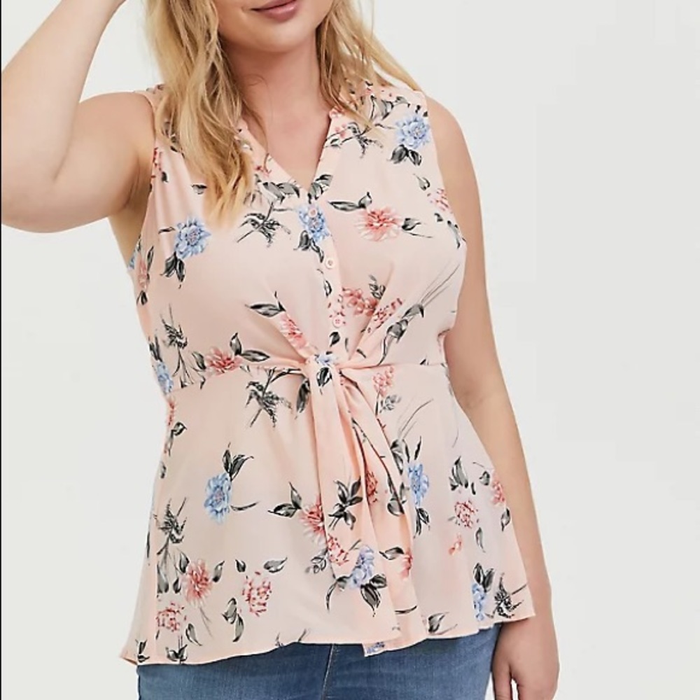 BNWT TORRID PINK FLORAL PEPLUM TIE-FRONT BLOUSE